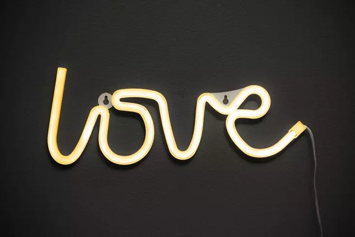 LED teksti Love lämminvalkoinen - Valohahmot ja valokoristeet - 6410416480800 - 1