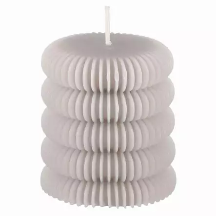 Pöytäkynttilä uurrettu harmaa läpivärjätty 6,5x8,2 cm - Pallokynttilät ja pöytäkynttilät - 6410416364964 - 1