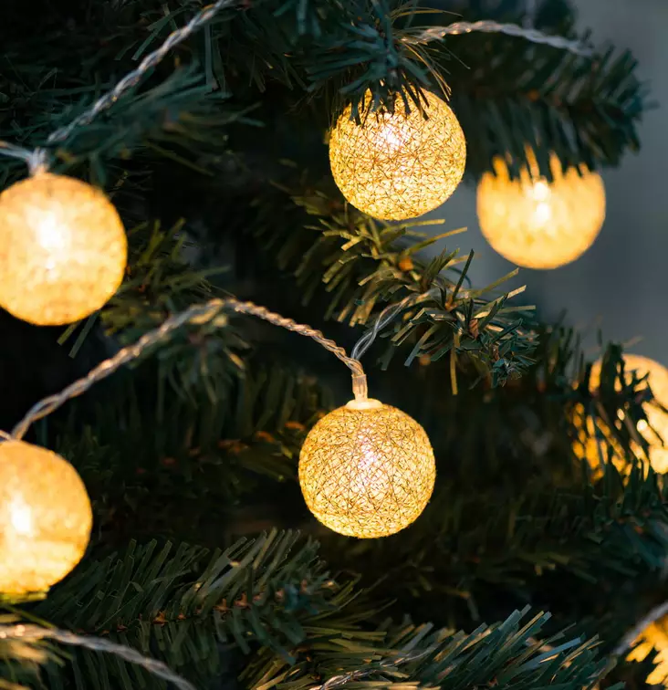 KUUSENVALOPALLOT 16 kpl Kulta - Kuusenpallot ja ripustettavat koristeet - 6410413085794 - 1