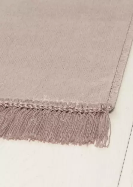 Yksiv=C3=A4rinen, kevyt viskoosimatto lyhyill=C3=A4 hapsuilla. - Lattiamatot - 6410416209685 - 2