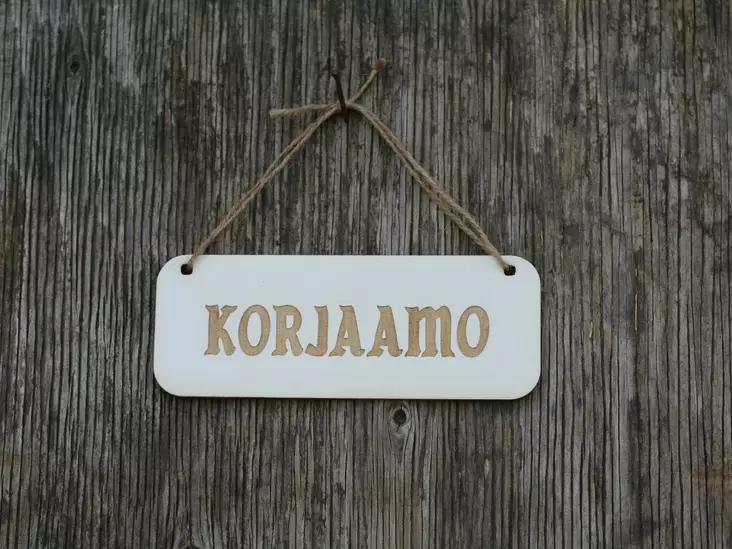 KYLTTI Korjaamo valk - Kyltit ja avaimenperät - 6430077570115 - 1