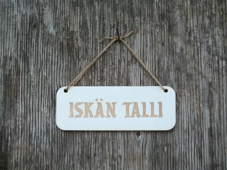 KYLTTI Iskän Talli valk - Kyltit ja avaimenperät - 6430077570146 - 1