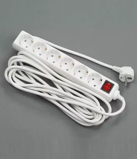 JATKOJOHTO 6-OSAINEN MAADOITETTU 5M KYTKIN - Jatkojohdot, kaapelikelat ja tarvikkeet - 6438140266507 - 1