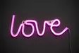 LED teksti Love pinkki - Valohahmot ja valokoristeet - 6410416480817 - 1