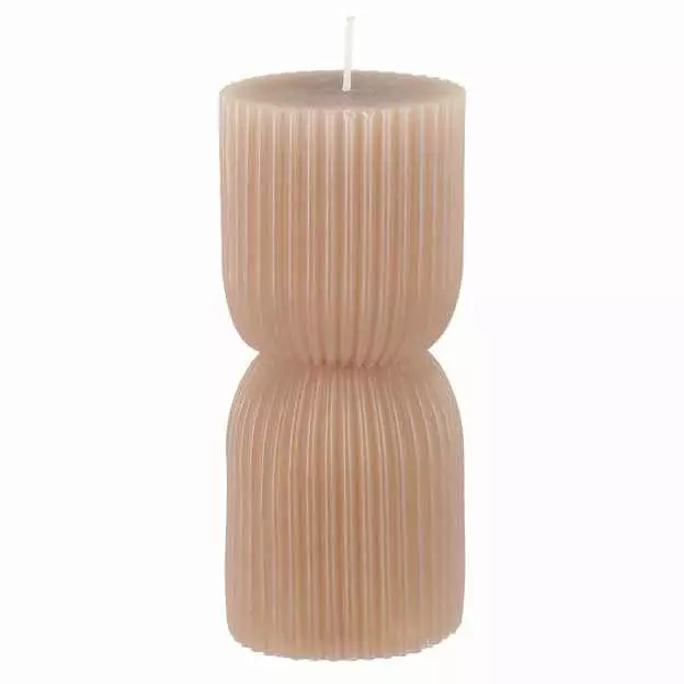 Pöytäkynttilä Tiimalasi uurrettu beige 7x15,5 cm - Pallokynttilät ja pöytäkynttilät - 6410416365107 - 1