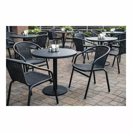 Musta ulkotuoli kahvilan terassilla. - Puutarhatuolit - 6438168084329 - 2