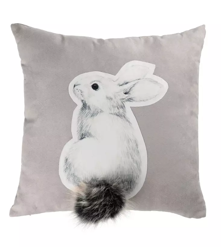 Koristetyyny pupukuviolla ja h=C3=A4nt=C3=A4tupsulla. K=C3=A4sinpesu. - Sisustustyynyt ja tyynynpälliset - 6410416145549 - 1